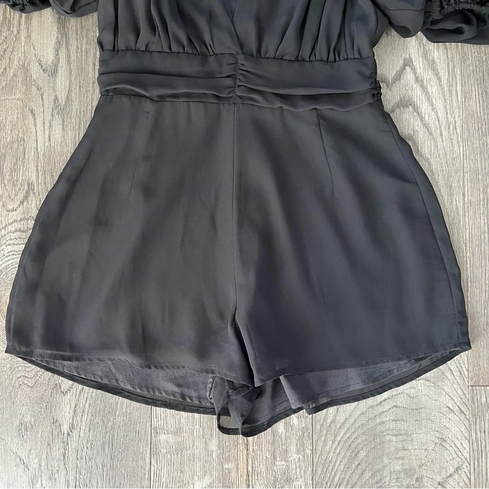 NASTY GAL Deep V Neck Puff Sleeve Black Shorts Romper Size 6 - Picture 7 of 12